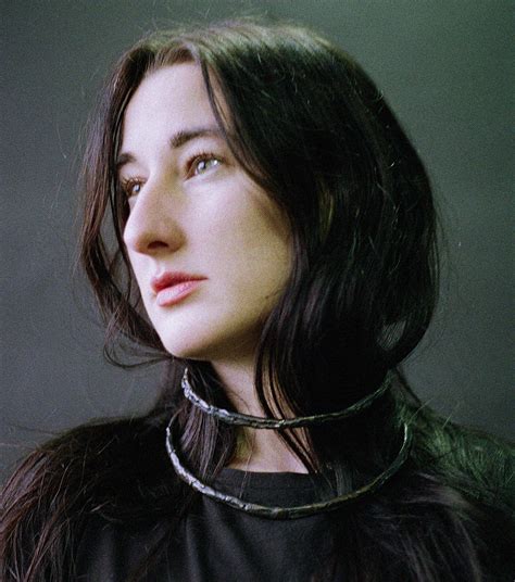 Zola Jesus .